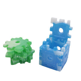 クーラー箱のためのPEのプラスチックの氷のクーラーの煉瓦特別な接続